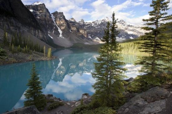 Moraine Lake in the Valley of the Ten Peaks, Banff National Park, Alberta, Canada