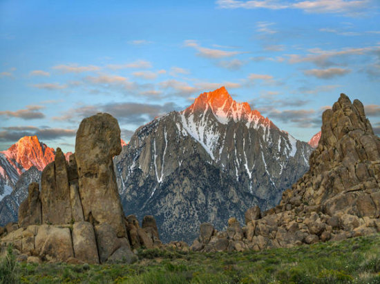Alpenglow on Lone Pine Peak, Alabama Hills, Sierra Nevada, California