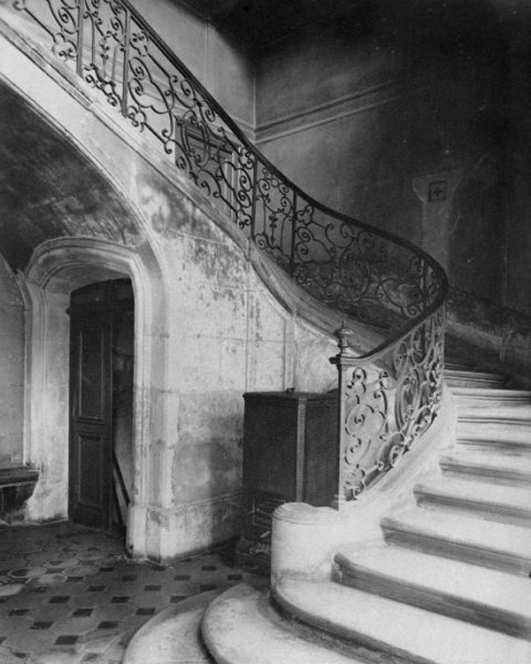 Paris, 1900 - Staircase, Hotel de Brinvilliers, rue Charles V