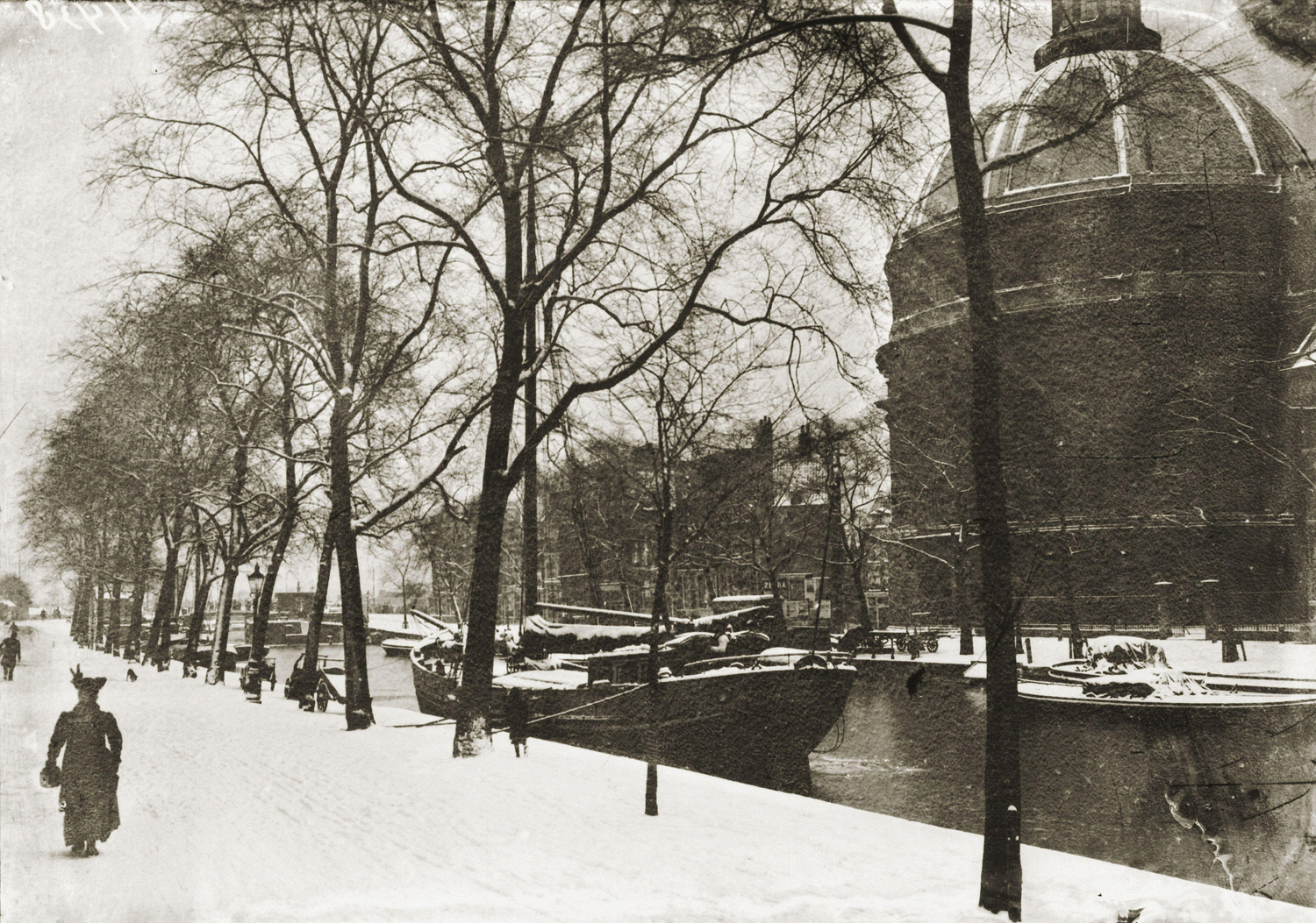 Canal, Amsterdam, c. 1905-07
