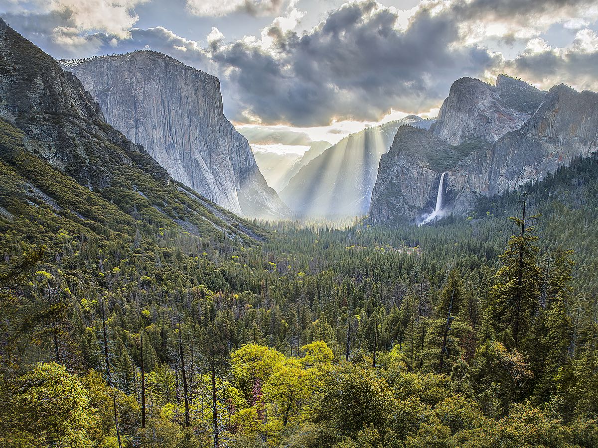 Tunnel View Sun Rays