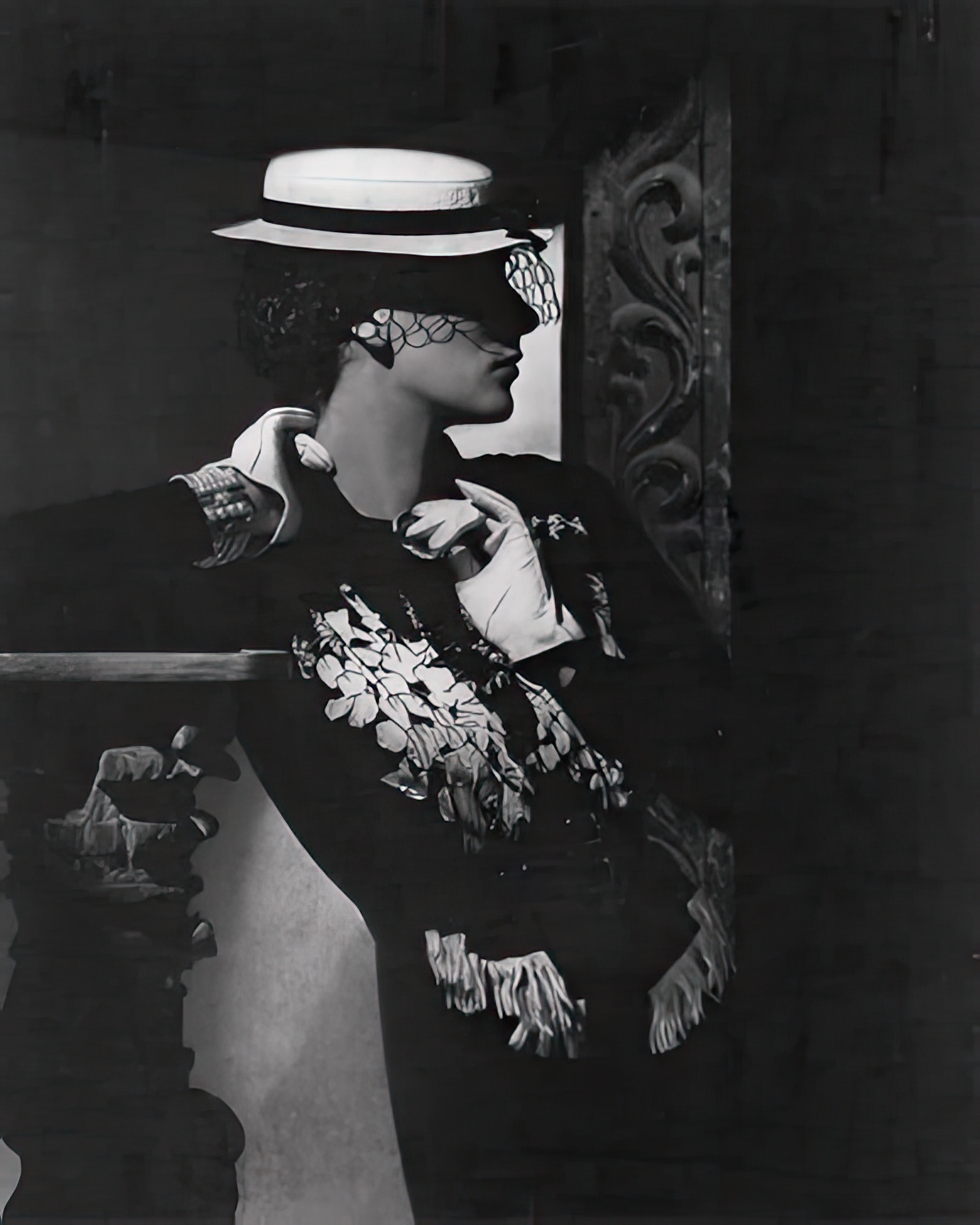 Tres Chic, 1936