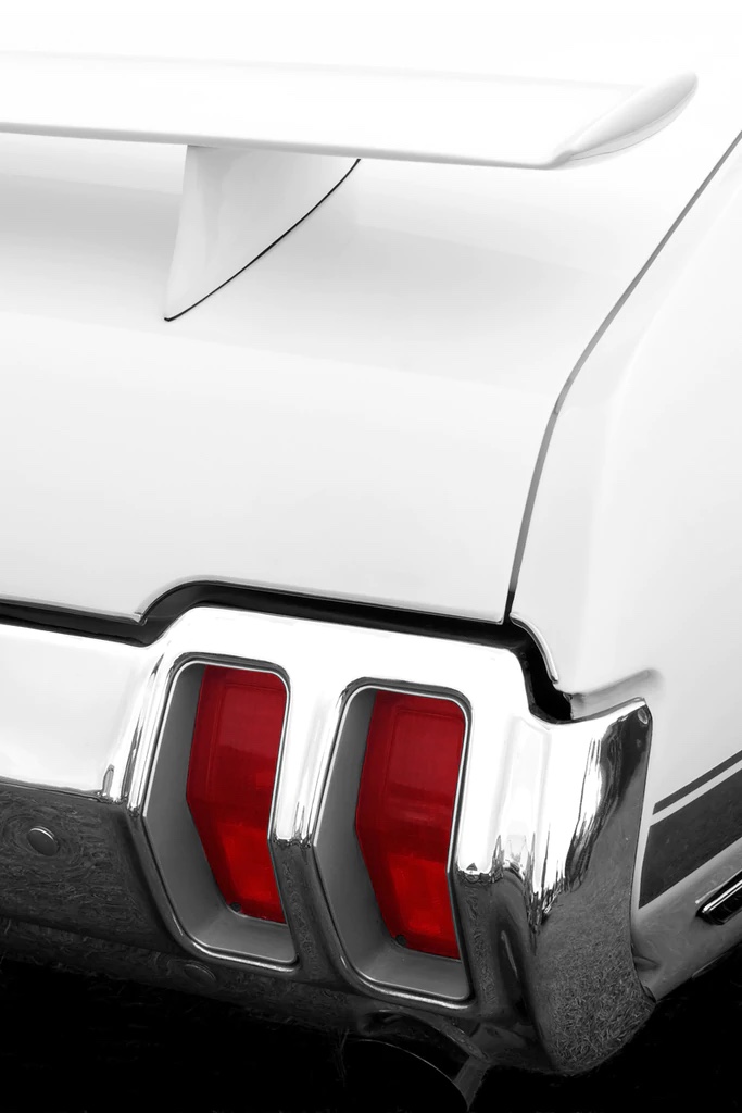 Classic Car Detail: Oldsmobile 442
