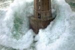 Phares Dans La Tempete - La Jument