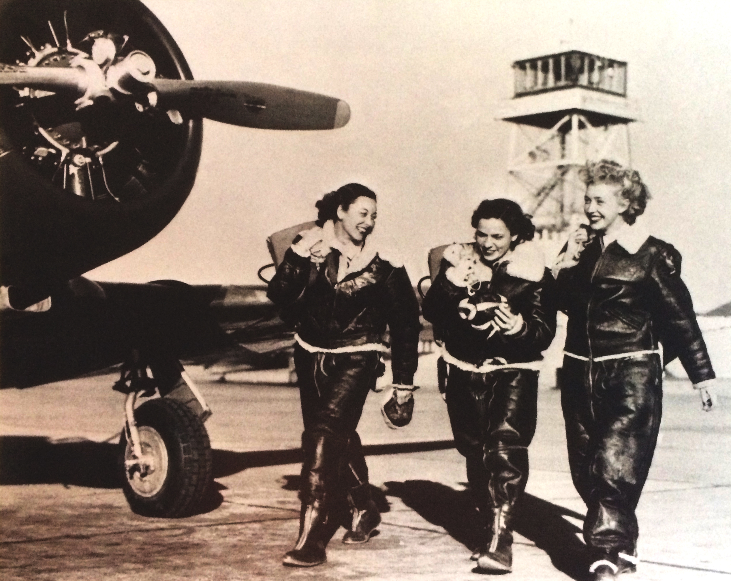 Fly Girls, 1944